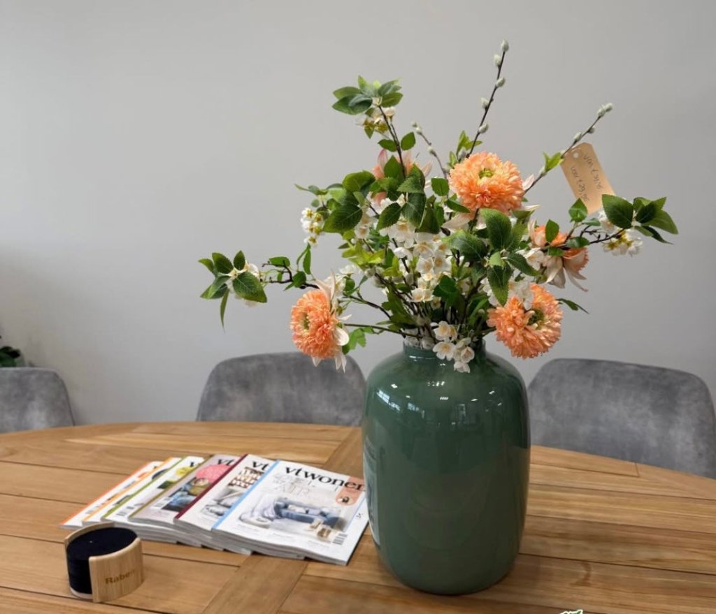 Artic bright green vaas Vase the World - mrshomeandgarden