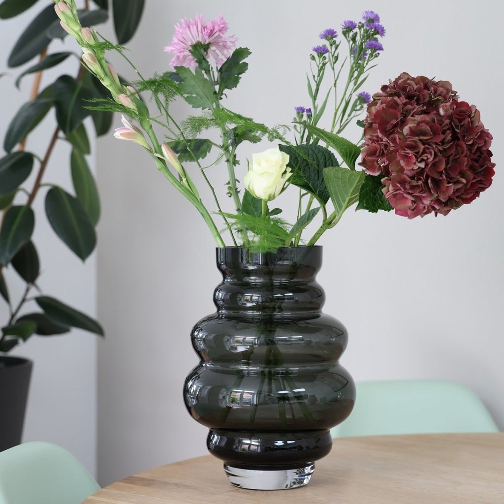 Maputo vaas grey Vase the World - mrshomeandgarden