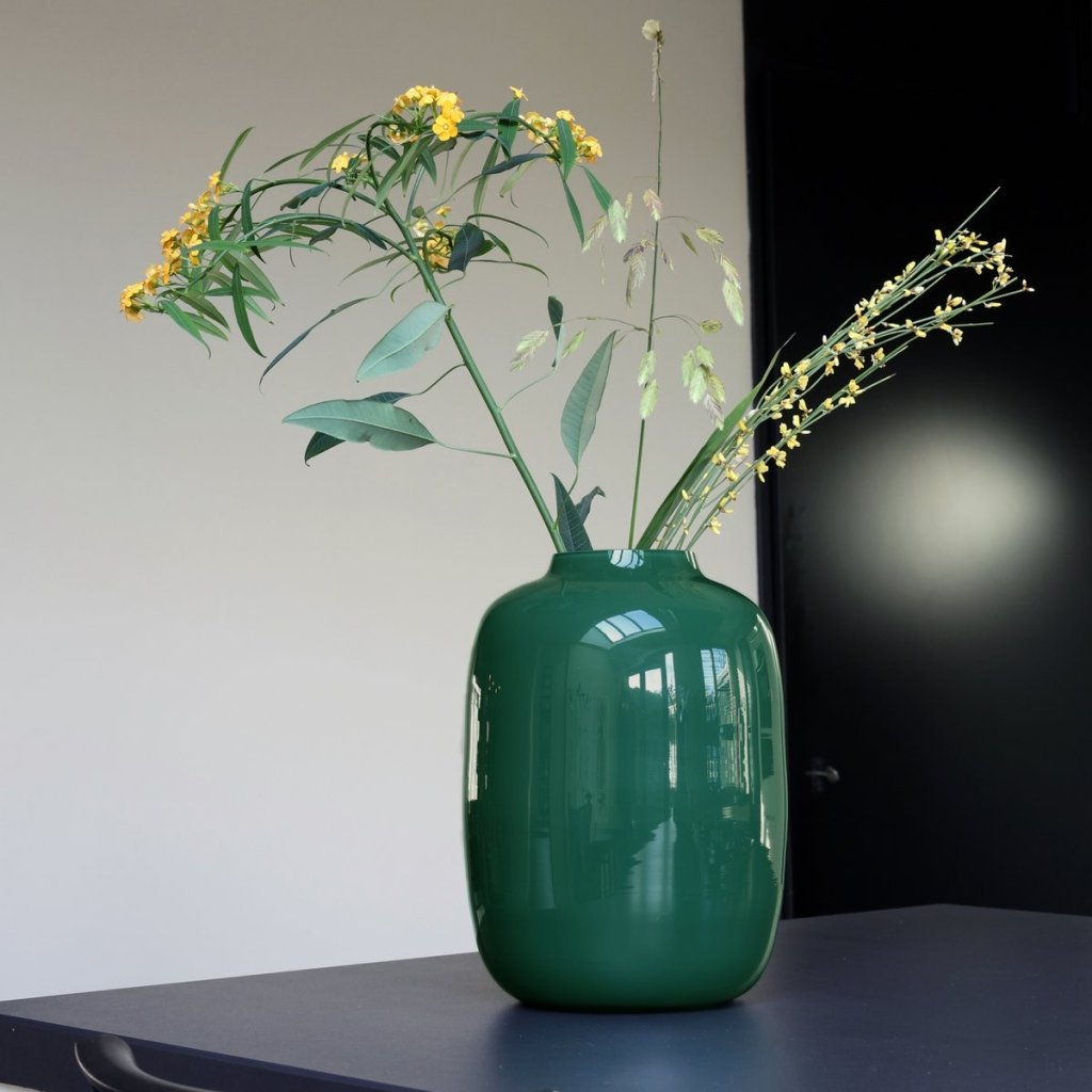 Artic bright green vaas Vase the World - mrshomeandgarden