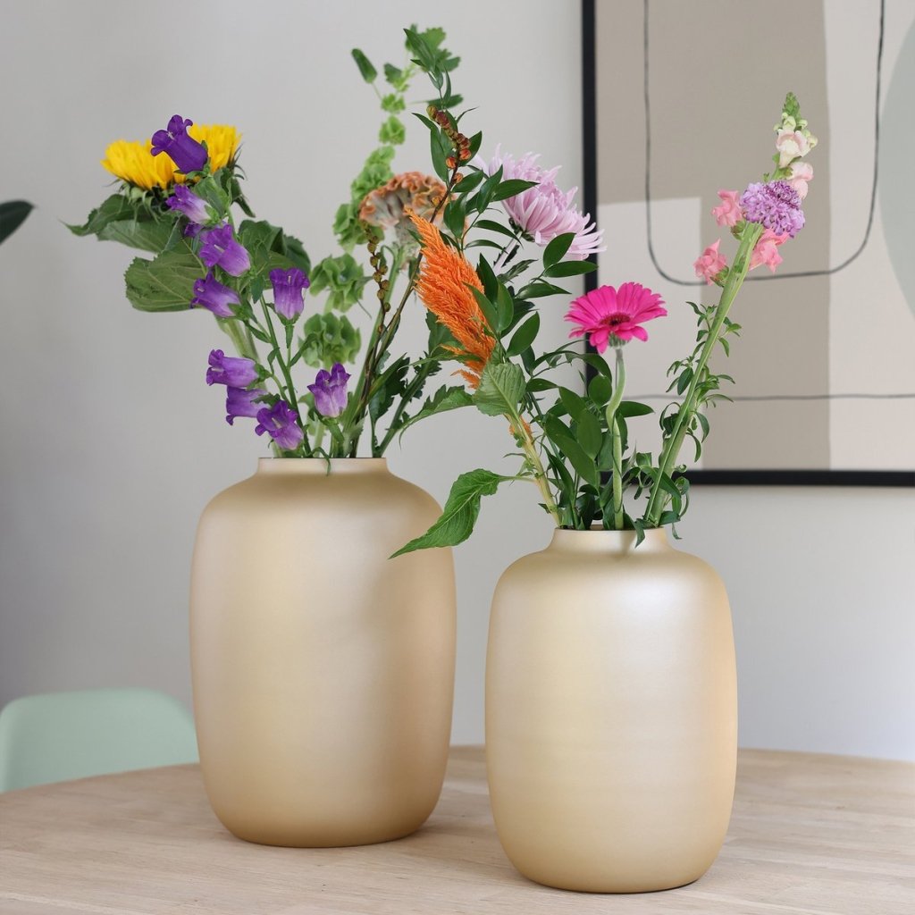 Vaas Artic matte gold Vase the World - mrshomeandgarden