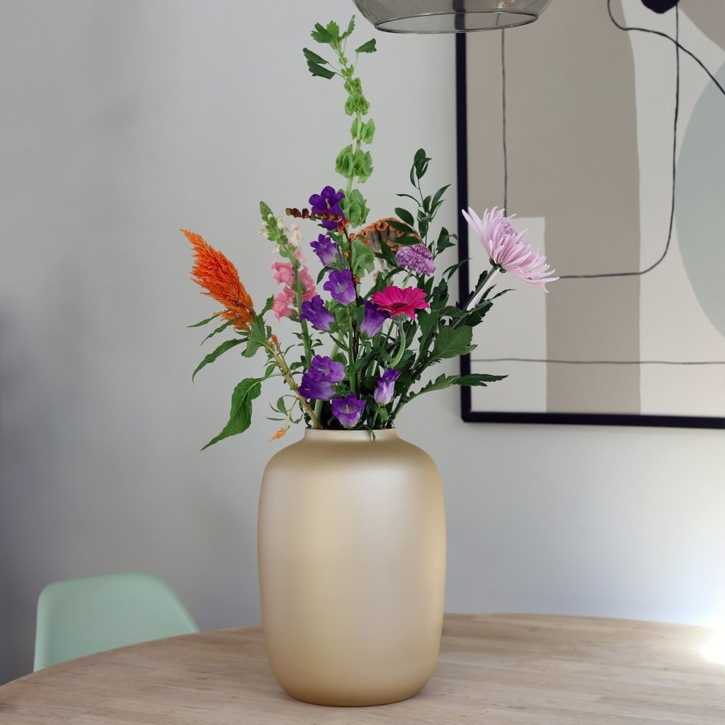 Vaas Artic matte gold Vase the World - mrshomeandgarden